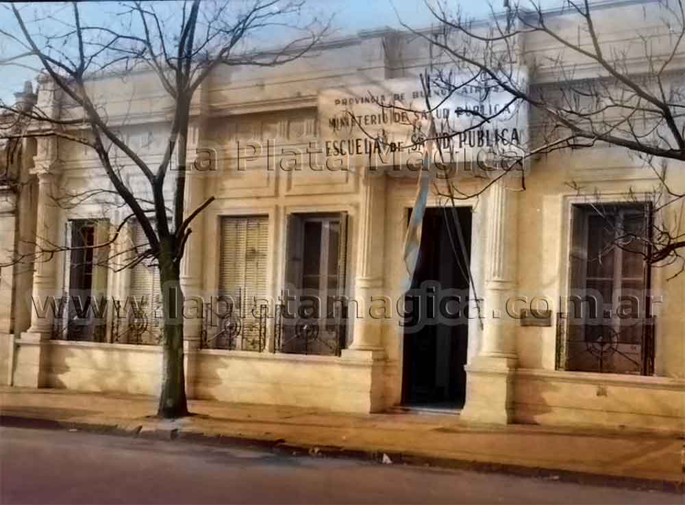 Escuela de Salud Pública en la calle 3 Nº 888 de La Plata.